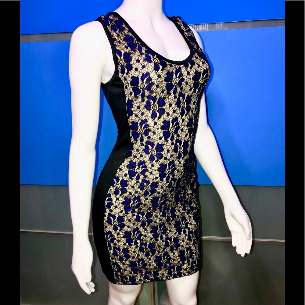 SALE!! •2 FOR $10!!• Blue Floral Minidress (L)